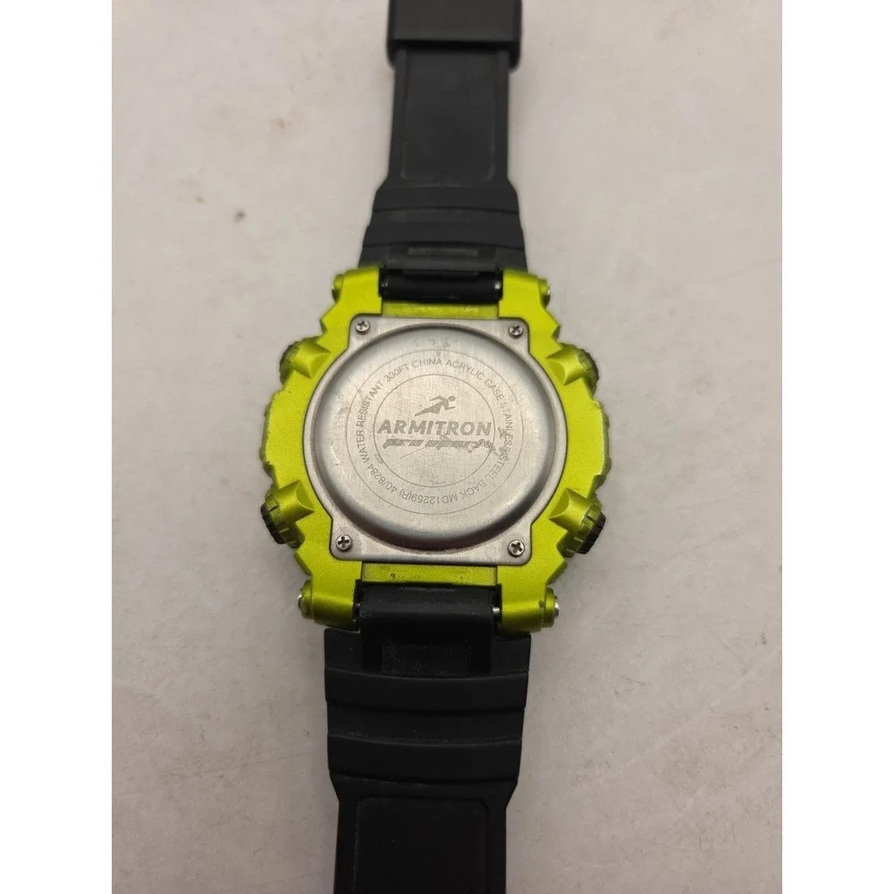 ARMITRON PRO SPORT MD12259(R) 40/8284 Water Resistant 330ft Men's Watch Works